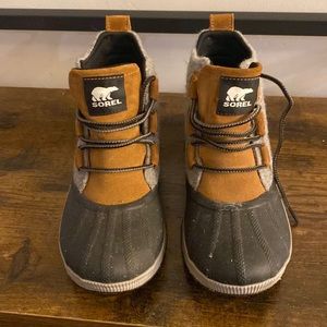Sorel Short Winter Boot